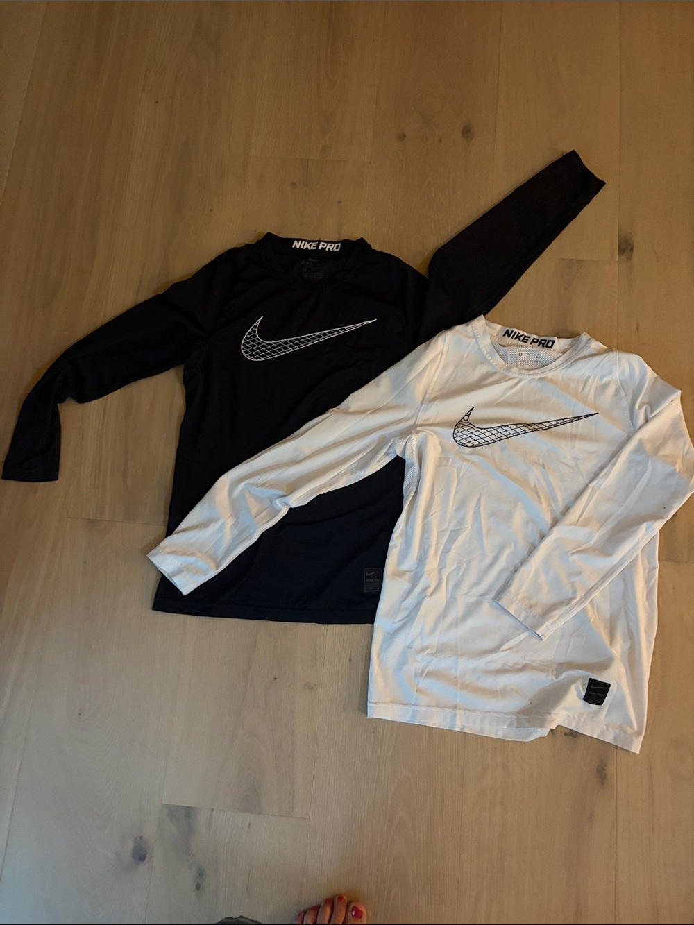 Nike Kids' Long-Sleeve Swoosh Tops - Black & White